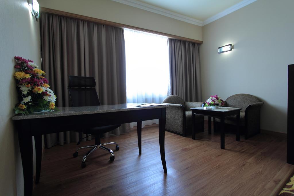 Mega Hotel Miri Room photo